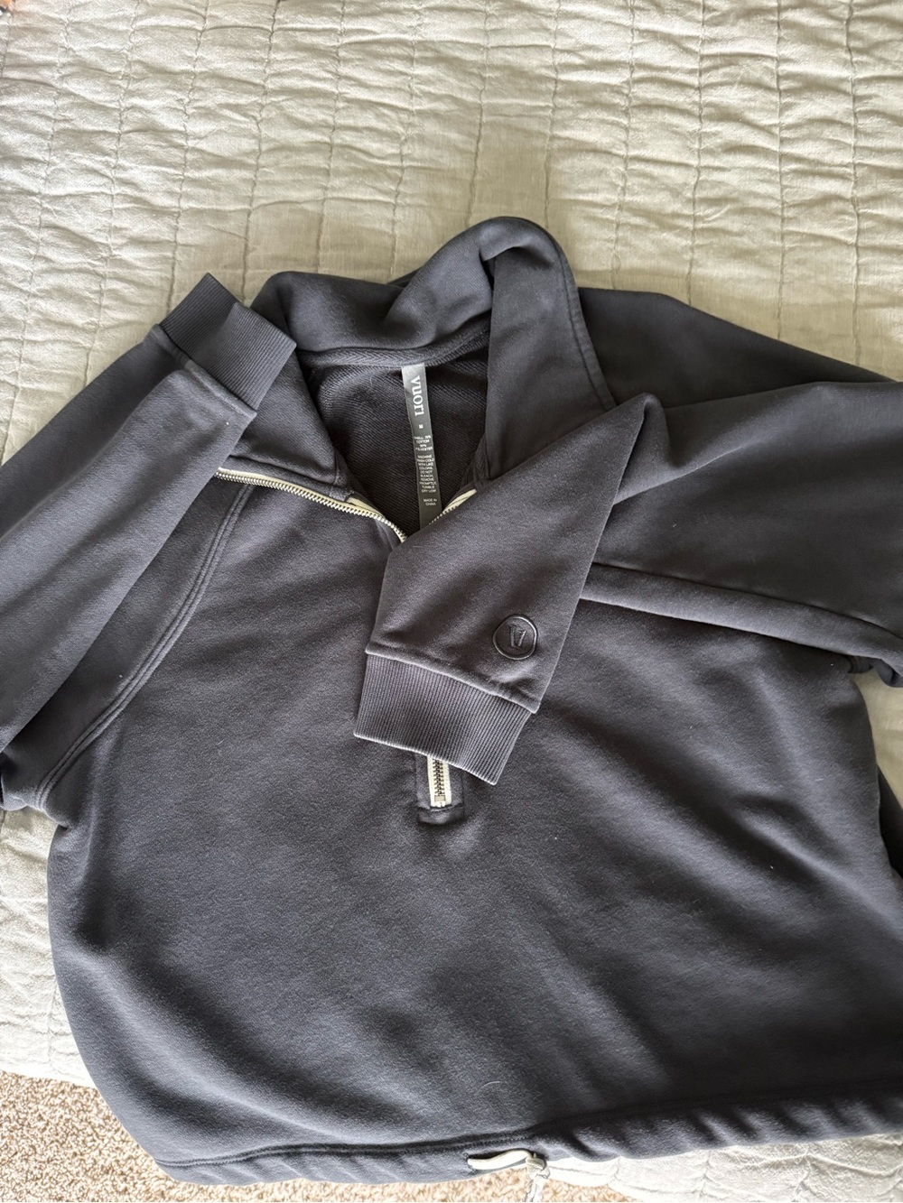 Vuori Women’s Gray Zip-Up Pullover